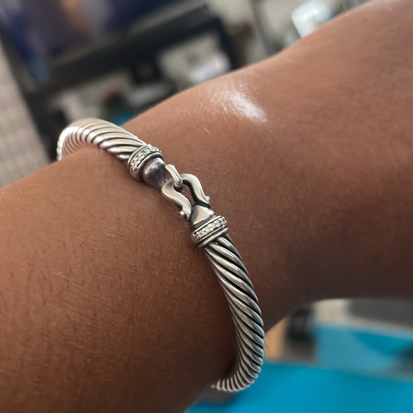 David Yurman Buckle Bracelet with Pavé Diamonds Authentic - Picture 9 of 9